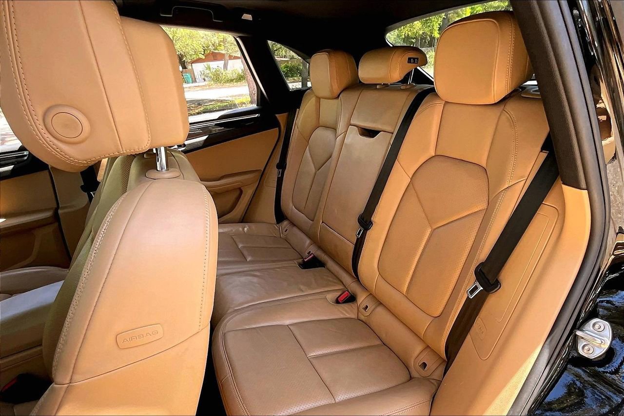 Used 2018 Porsche Macan Sport Edition image 18