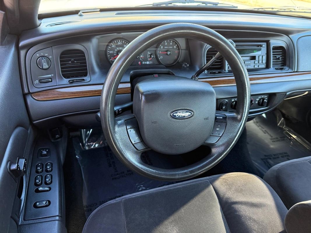 Used 2008 Ford Crown Victoria RWD image 9