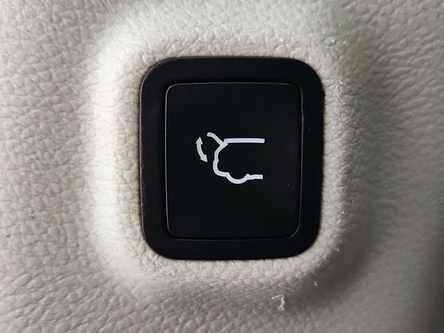 Used 2020 Jeep Cherokee Limited image 33