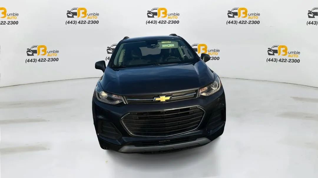 Used 2017 Chevrolet Trax LT w/ LT Convenience Package image 2