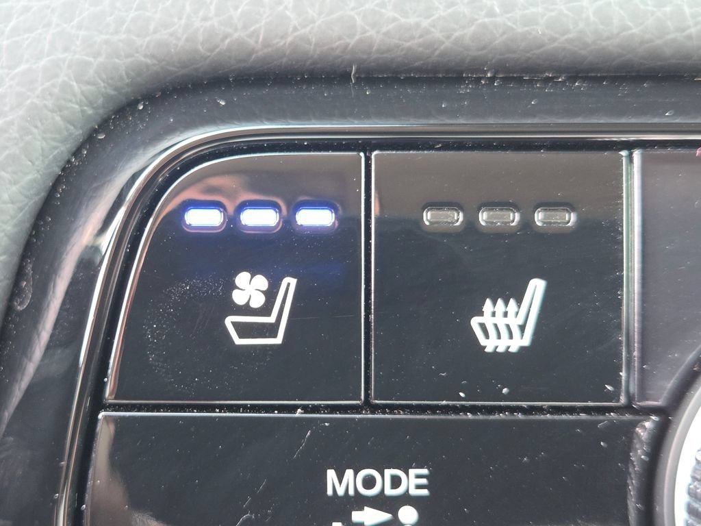 Used 2025 Honda Pilot Elite image 18