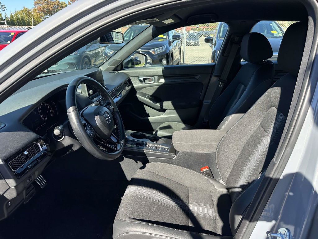 Used 2025 Honda Civic Sport image 13