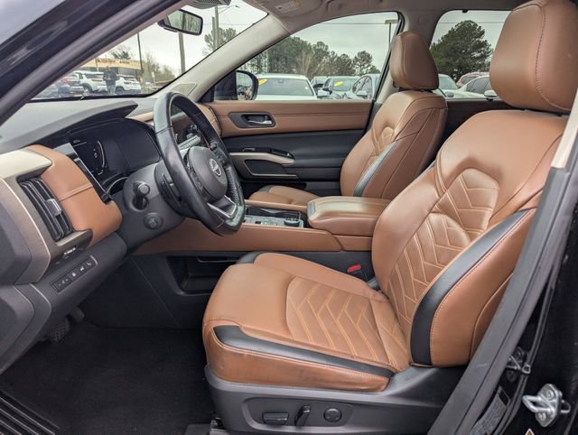 Used 2023 Nissan Pathfinder Platinum w/ Cargo Package image 21