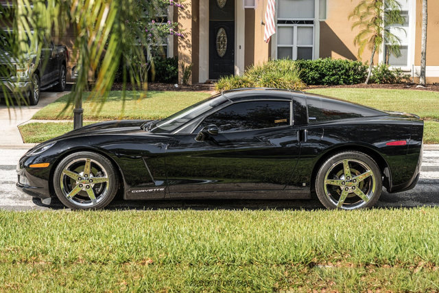 Used 2008 Chevrolet Corvette Coupe w/ Preferred Equipment Group RWD image 3