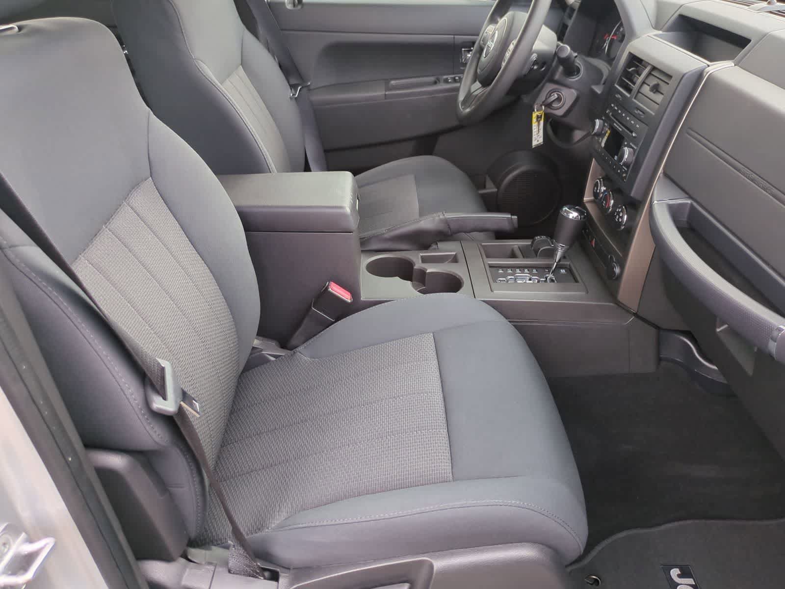Used 2012 Jeep Liberty Sport AWD/4WD image 21