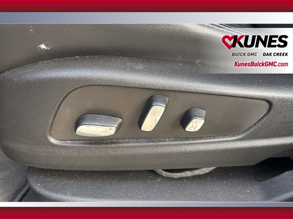 Used 2023 Cadillac XT6 Sport w/ Technology Package image 12