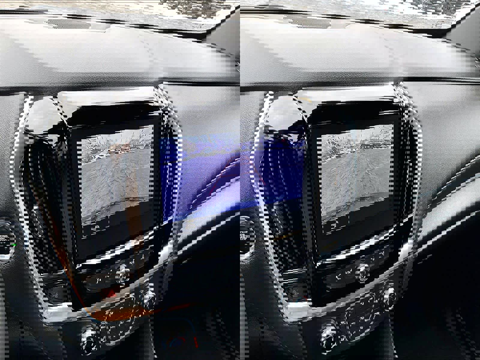 Used 2023 Chevrolet Traverse LT w/ Midnight/Sport Edition image 19