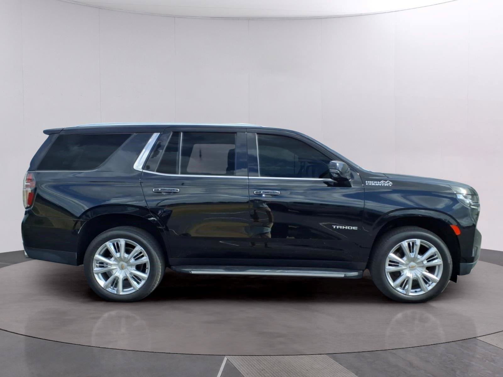 Used 2023 Chevrolet Tahoe High Country AWD/4WD image 6