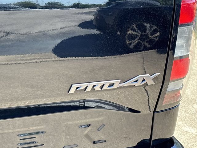 Used 2022 Nissan Frontier PRO-4X w/ Technology Package AWD/4WD image 6
