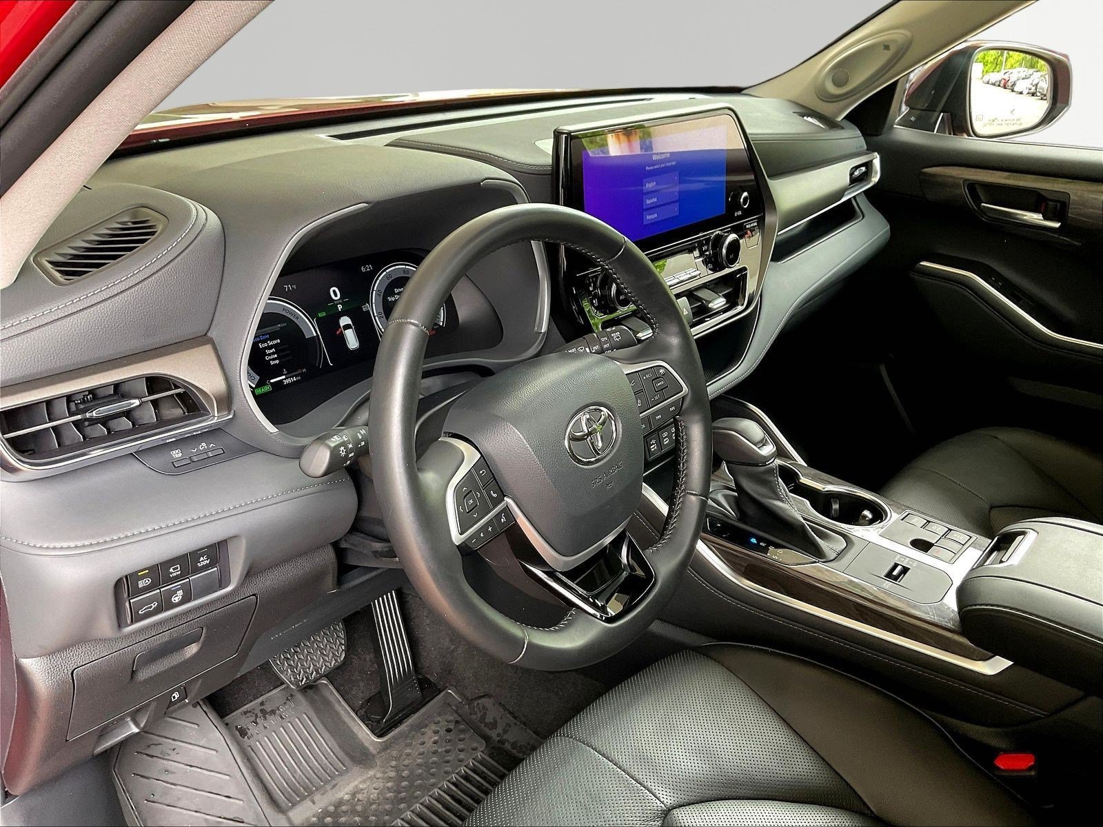 Used 2023 Toyota Highlander Limited AWD/4WD image 17