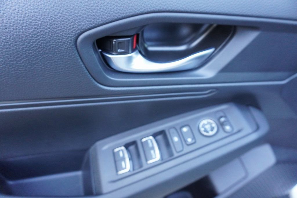 Used 2025 Honda Accord LX image 9