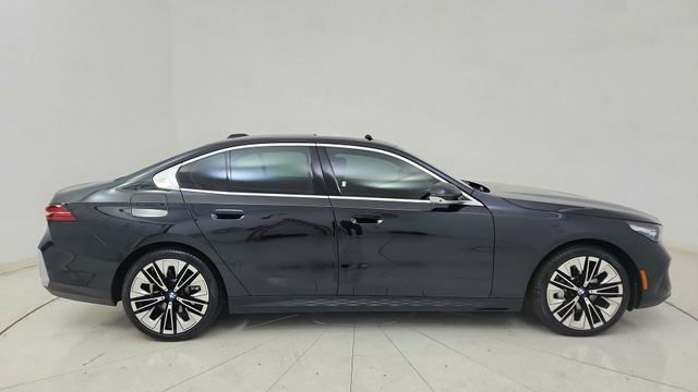 Used 2026 BMW 530i image 6