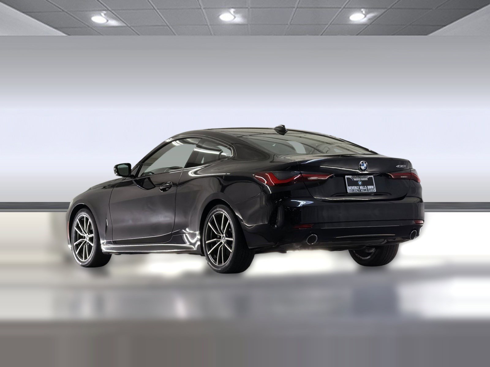 Used 2022 BMW 430i Coupe w/ Convenience Package RWD image 3