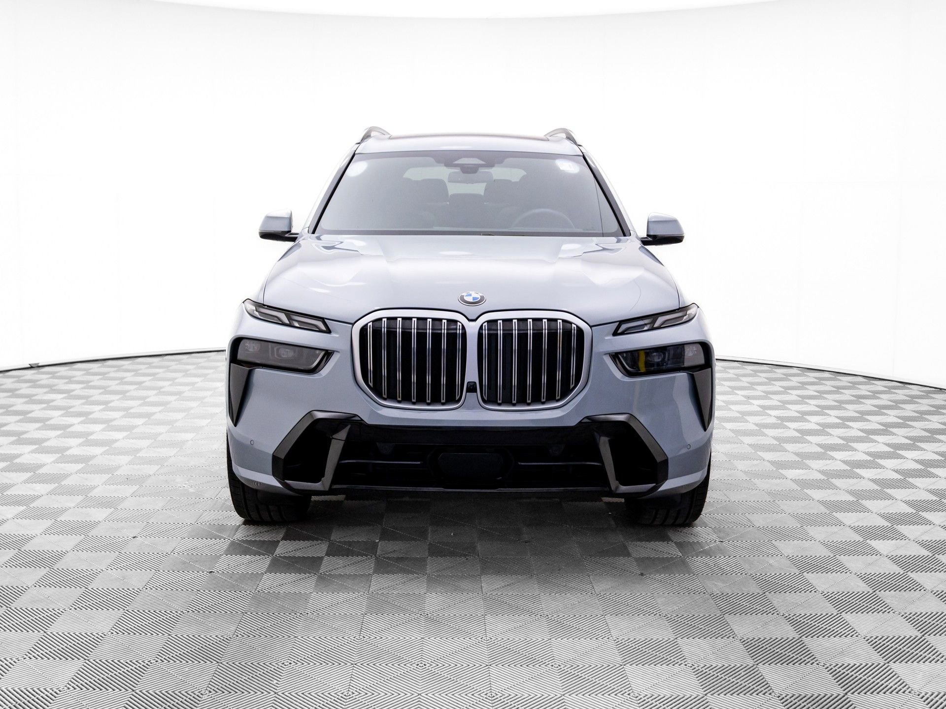 Certified 2025 BMW X7 xDrive40i image 8