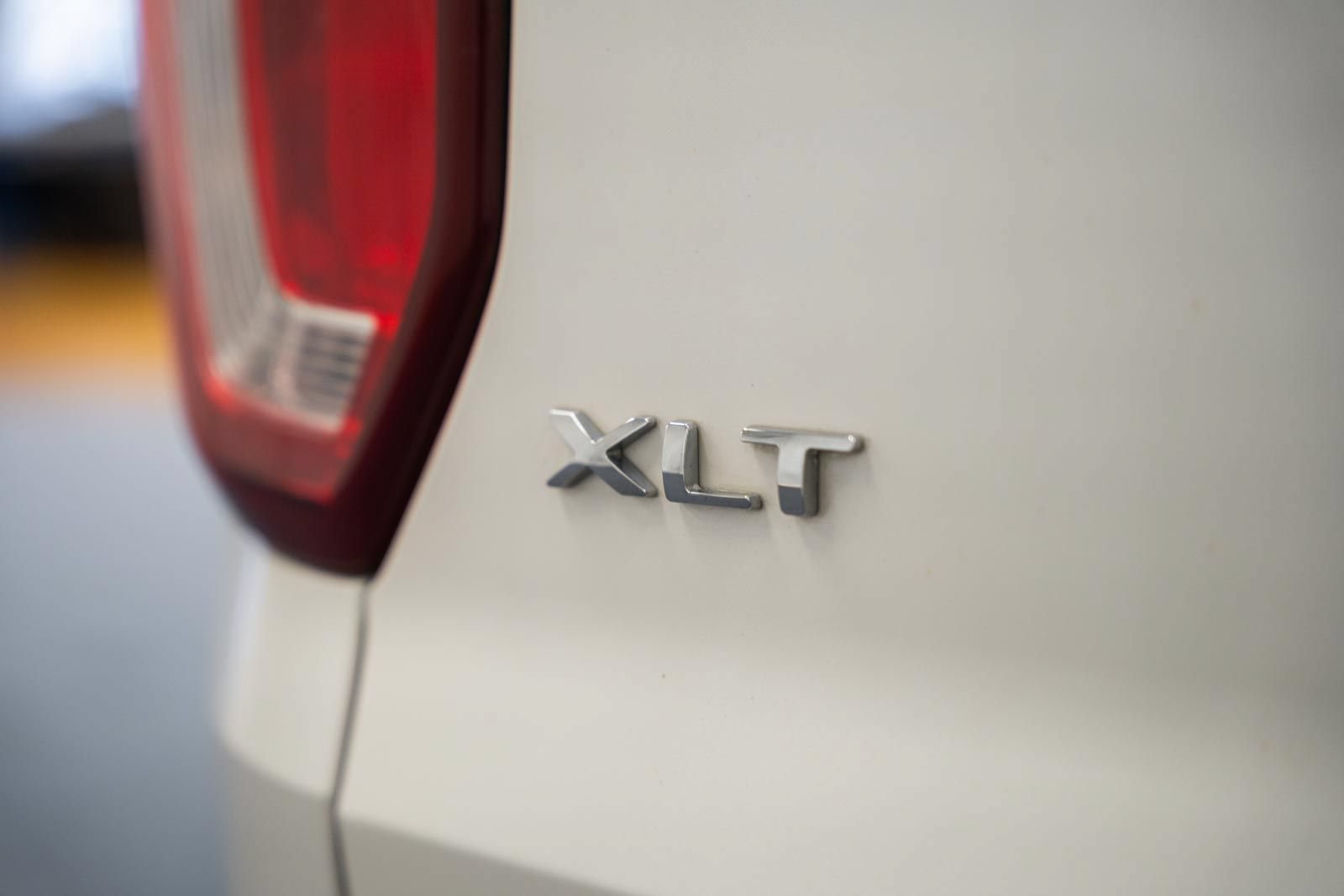 Used 2016 Ford Explorer XLT w/ Equipment Group 202A AWD/4WD image 11