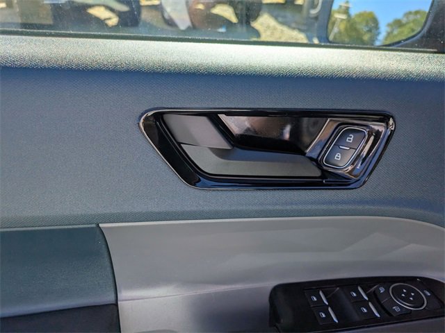 Used 2023 Ford Maverick XL image 12