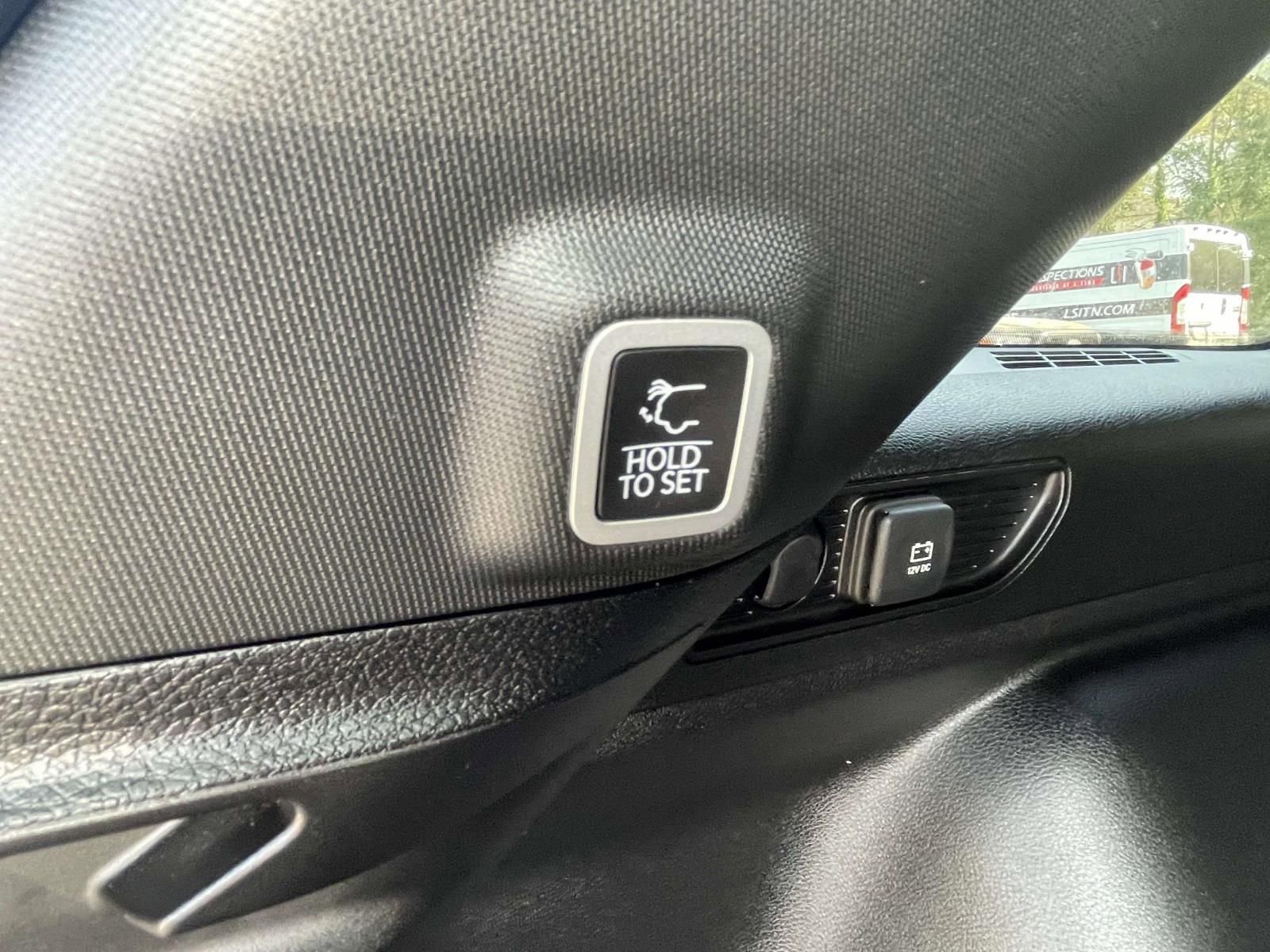 Used 2024 Jeep Grand Cherokee Altitude image 11