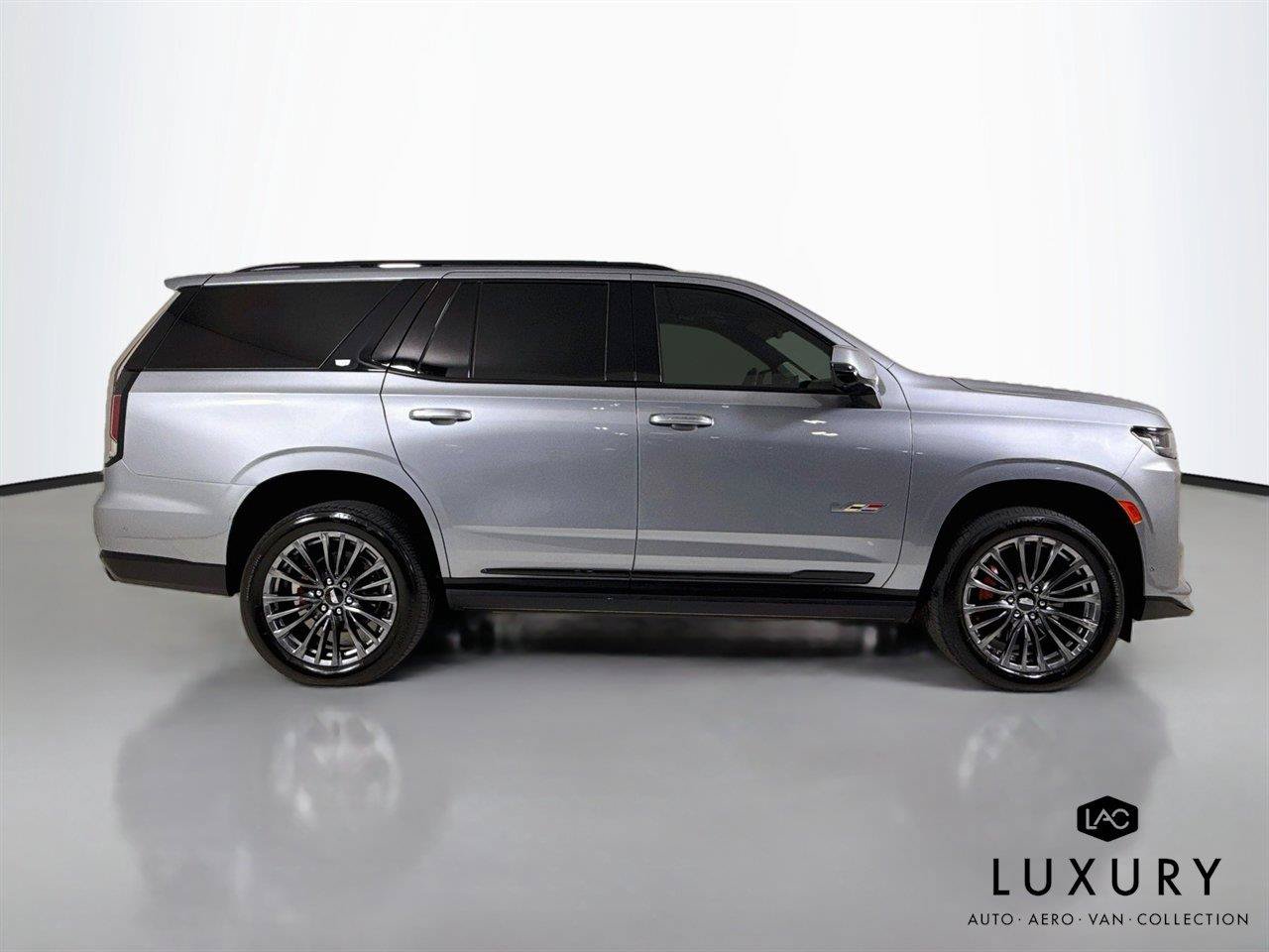 Used 2023 Cadillac Escalade V AWD/4WD image 5