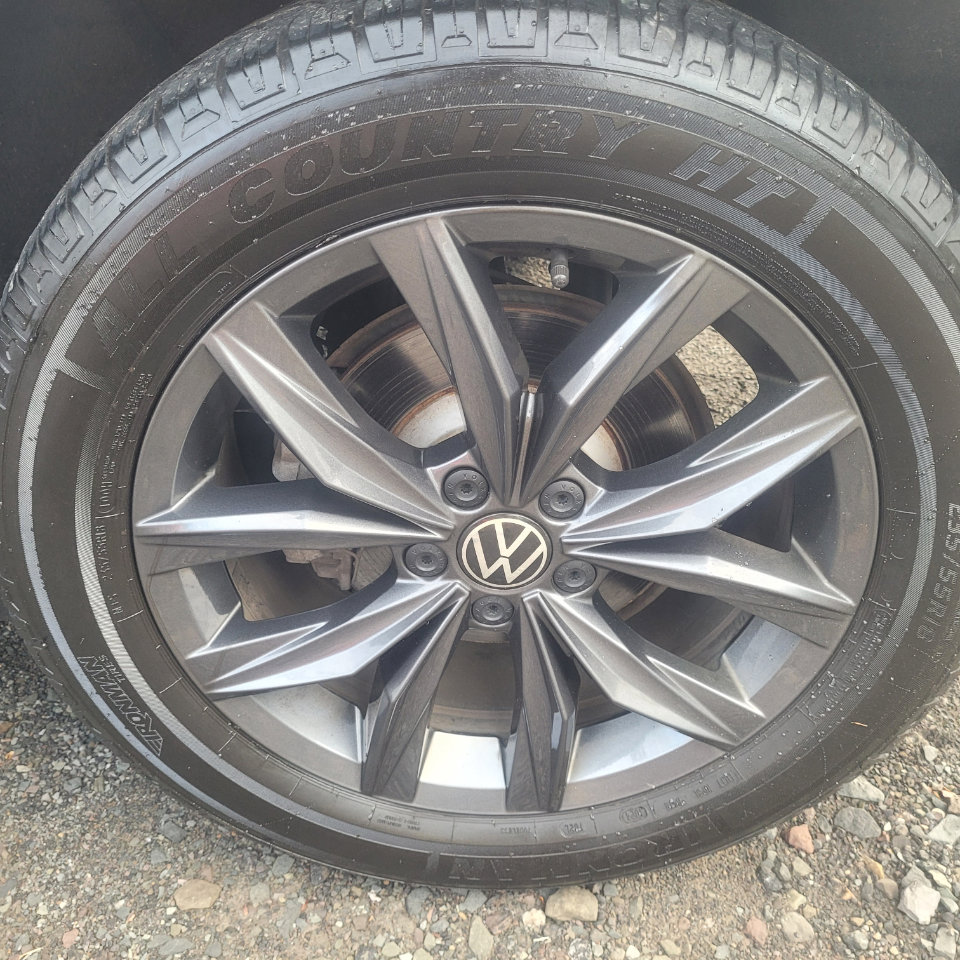 Used 2022 Volkswagen Tiguan SE image 42