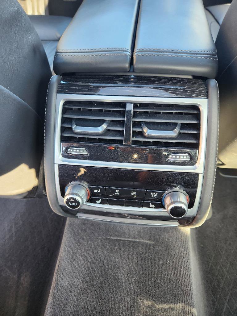 Used 2022 BMW 750i xDrive w/ M Sport Package image 22