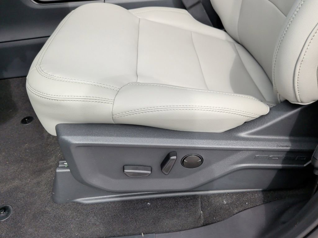 New 2026 Ford Expedition Active RWD image 13