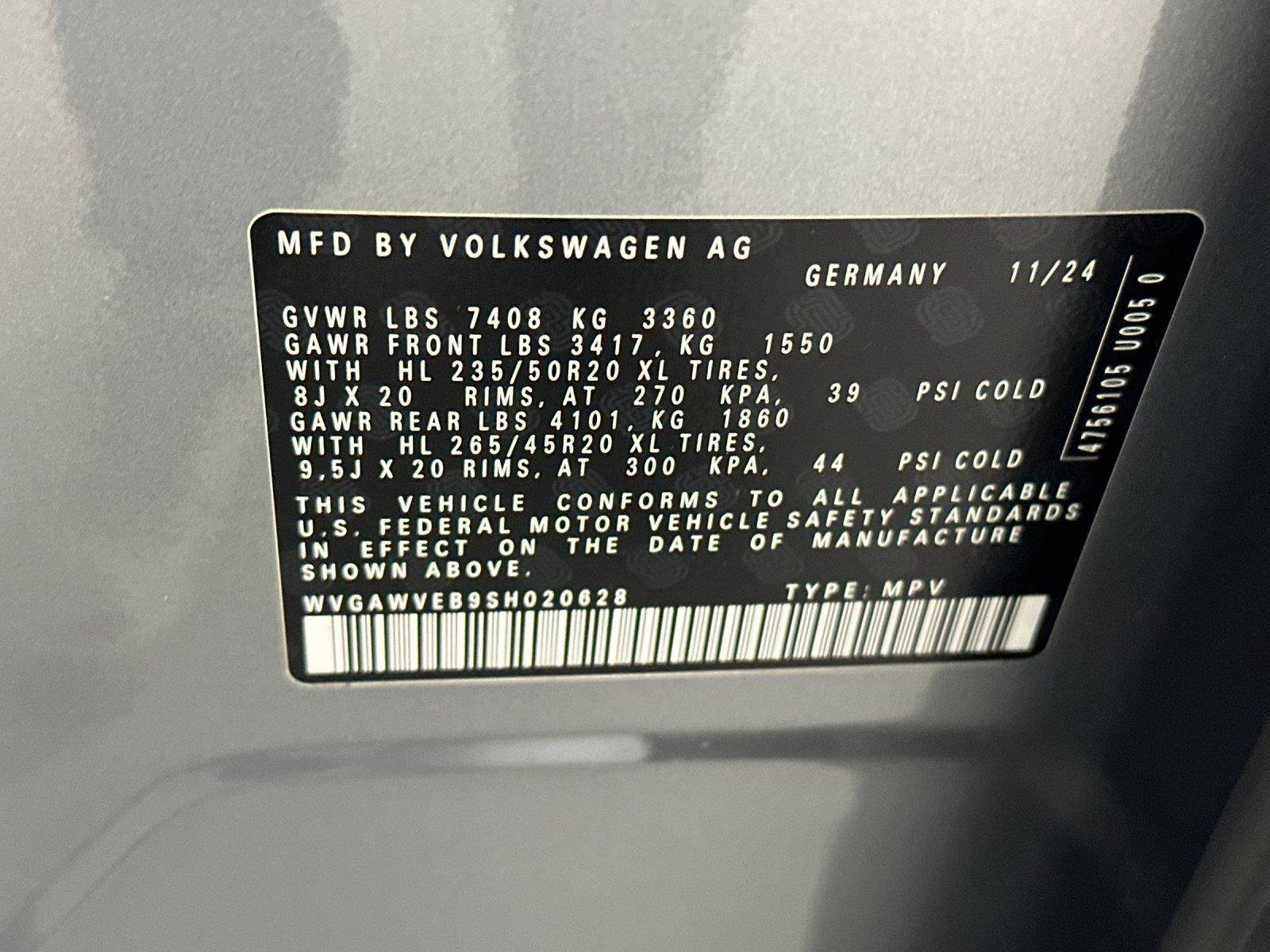 New 2025 Volkswagen ID. Buzz Pro S RWD image 28