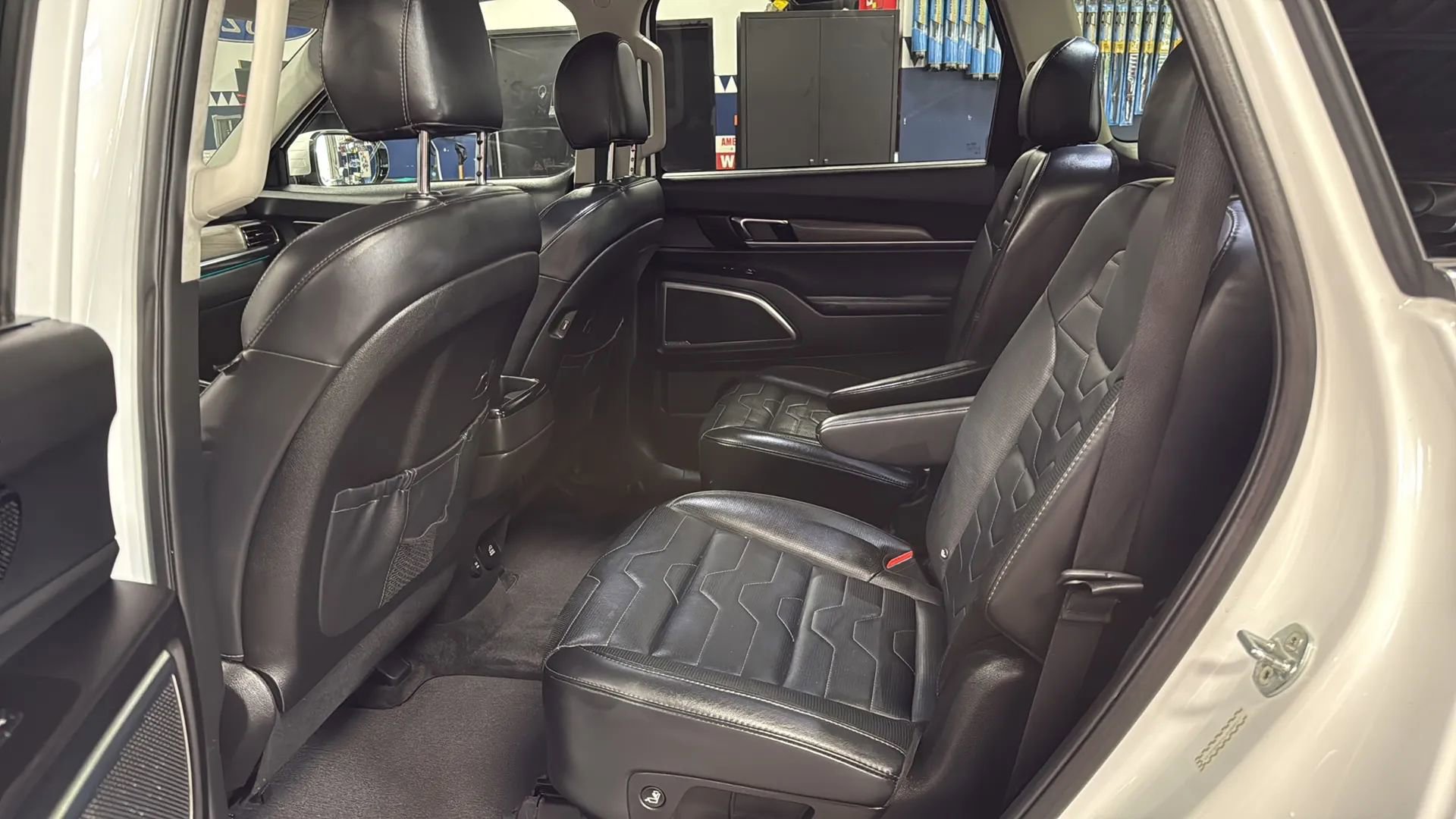 Used 2020 Kia Telluride SX w/ SX Prestige Package image 10