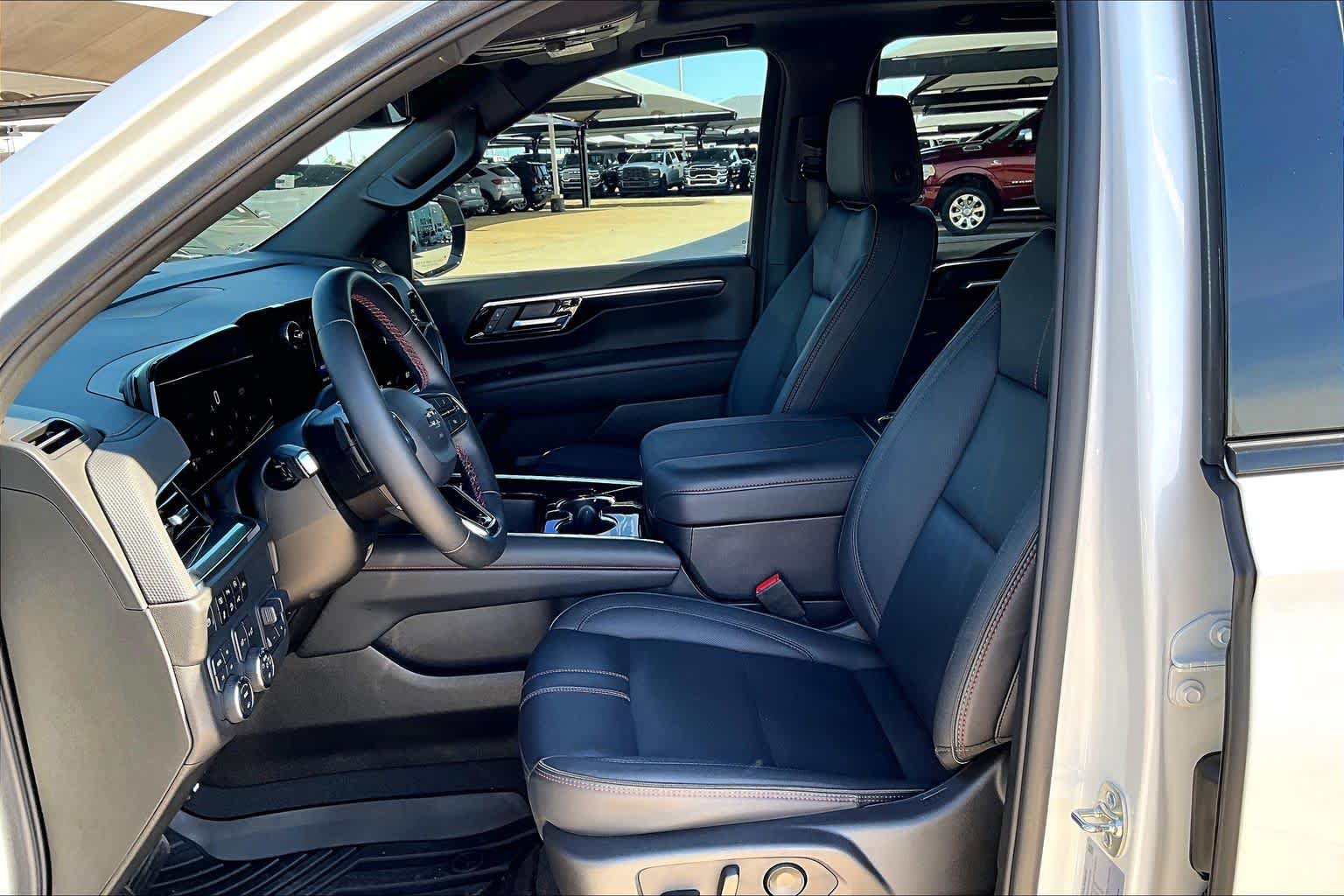 Used 2025 Chevrolet Tahoe RST w/ RST Capability Package AWD/4WD image 8