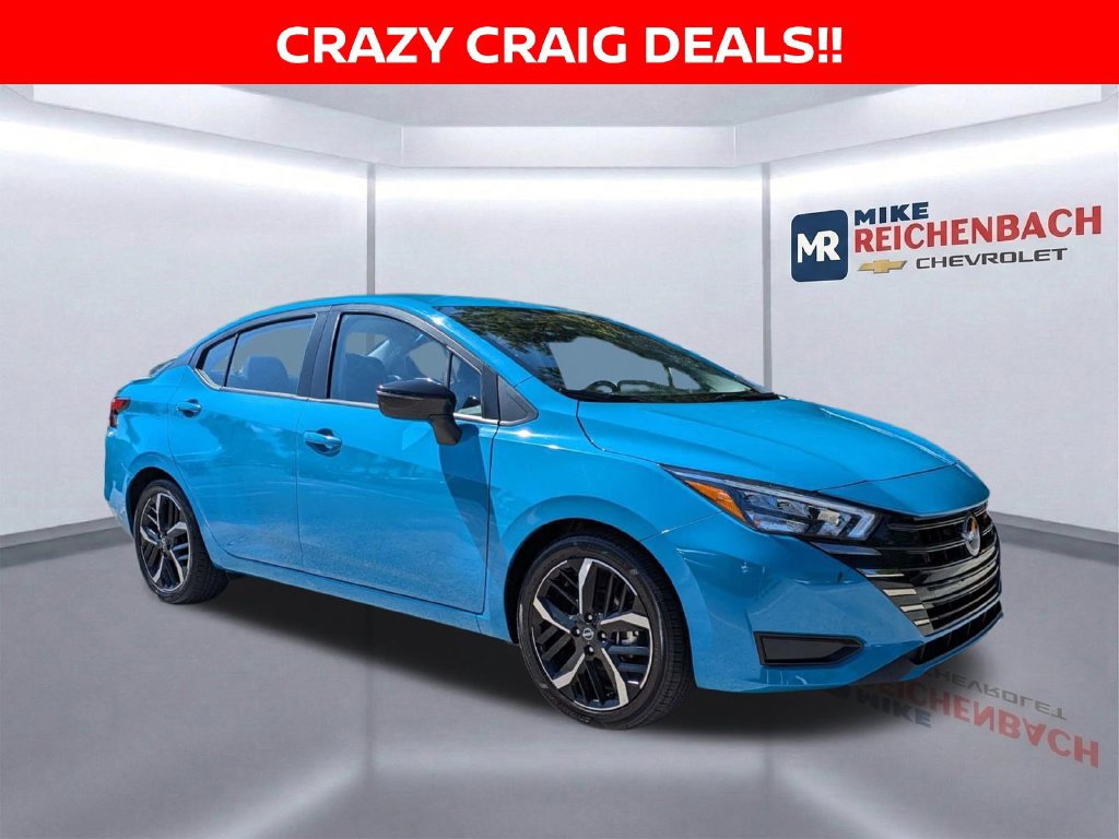 Used 2025 Nissan Versa SR FWD image 2