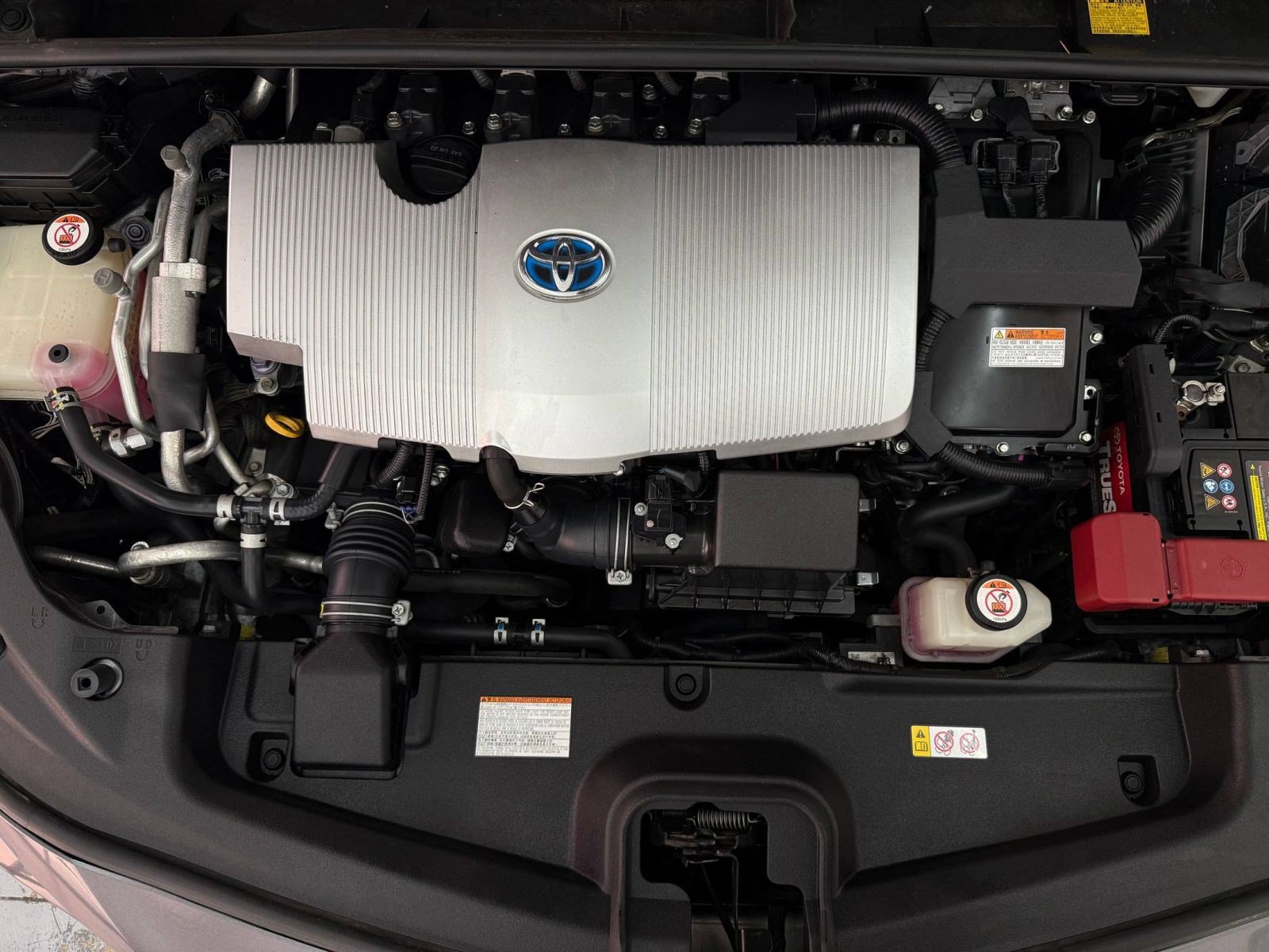Used 2017 Toyota Prius Prime Advanced FWD image 31