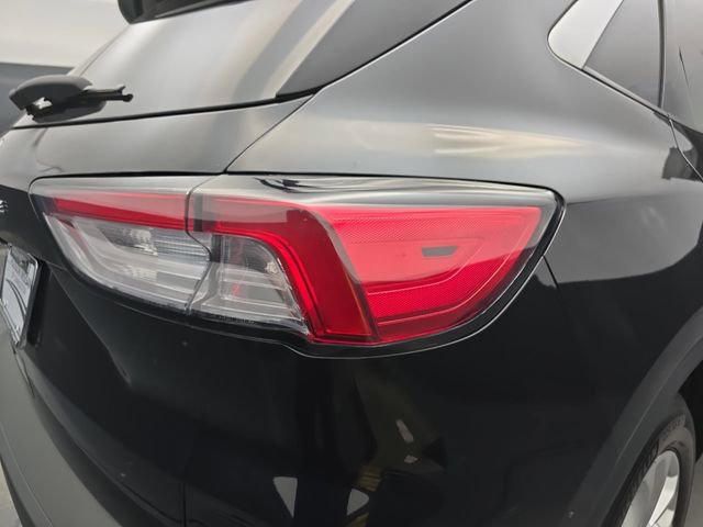 Used 2022 Ford Escape SE image 19