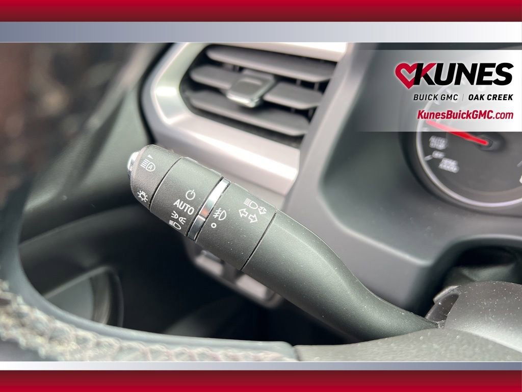 Used 2023 GMC Acadia SLT image 15