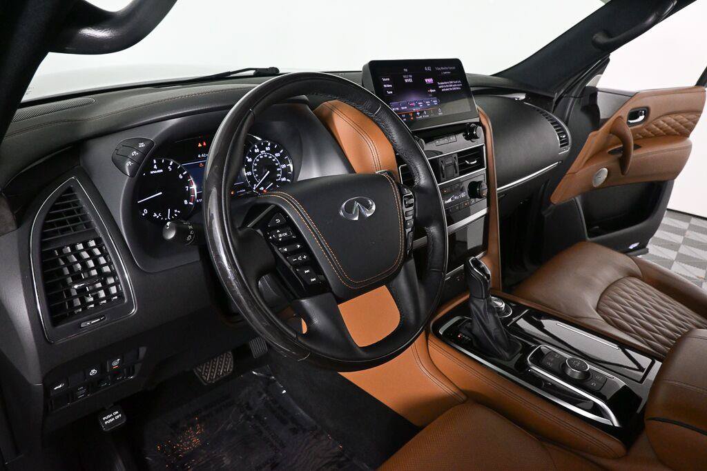 Used 2024 INFINITI QX80 Sensory AWD/4WD image 7