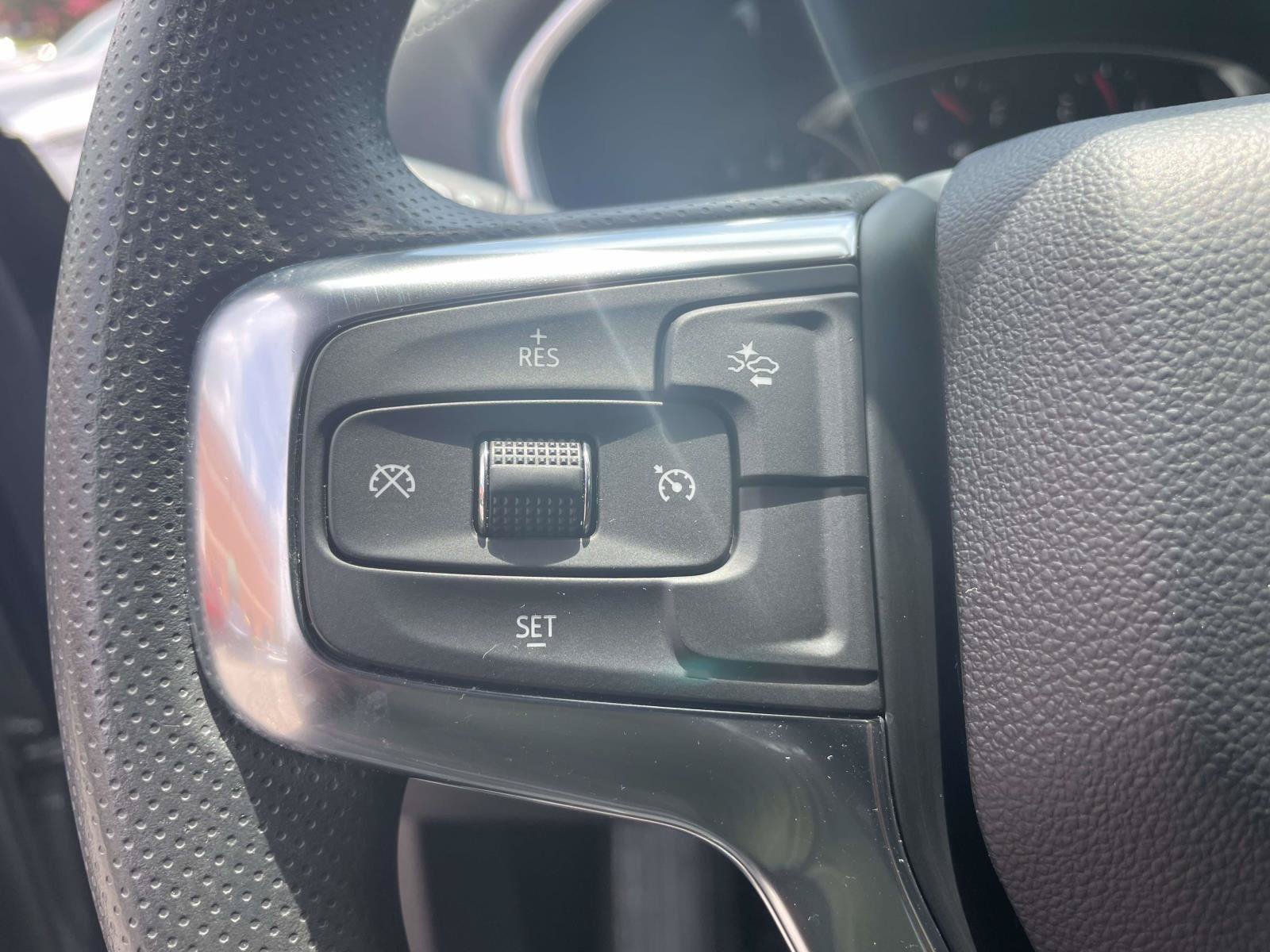 Used 2024 Chevrolet Blazer LT w/ Midnight/Sport Edition FWD image 9