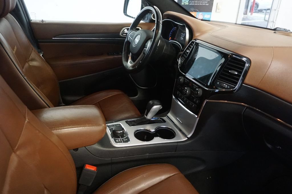 Used 2019 Jeep Grand Cherokee Summit w/ Platinum Series Group AWD/4WD image 27