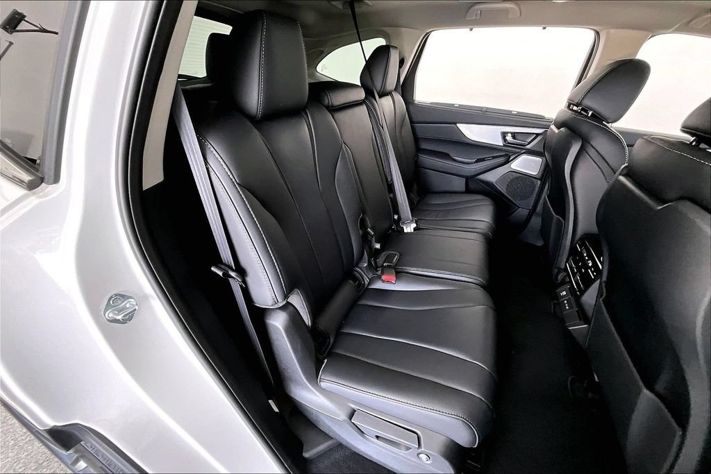 Certified 2026 Acura MDX w/ Technology Package FWD image 33