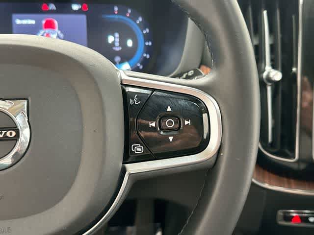 Used 2023 Volvo XC60 B5 Plus w/ Protection Package Premier AWD/4WD image 10