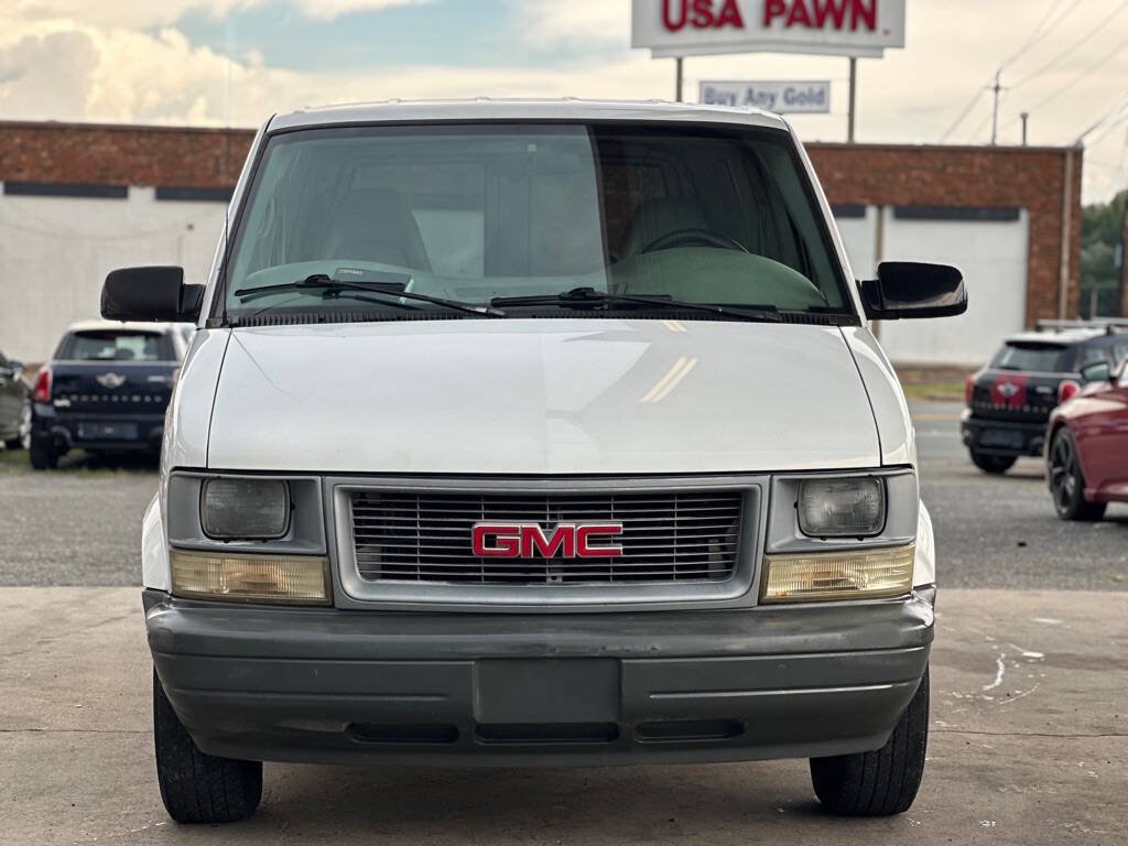 Used 2005 GMC Safari w/ Convenience Package RWD image 3