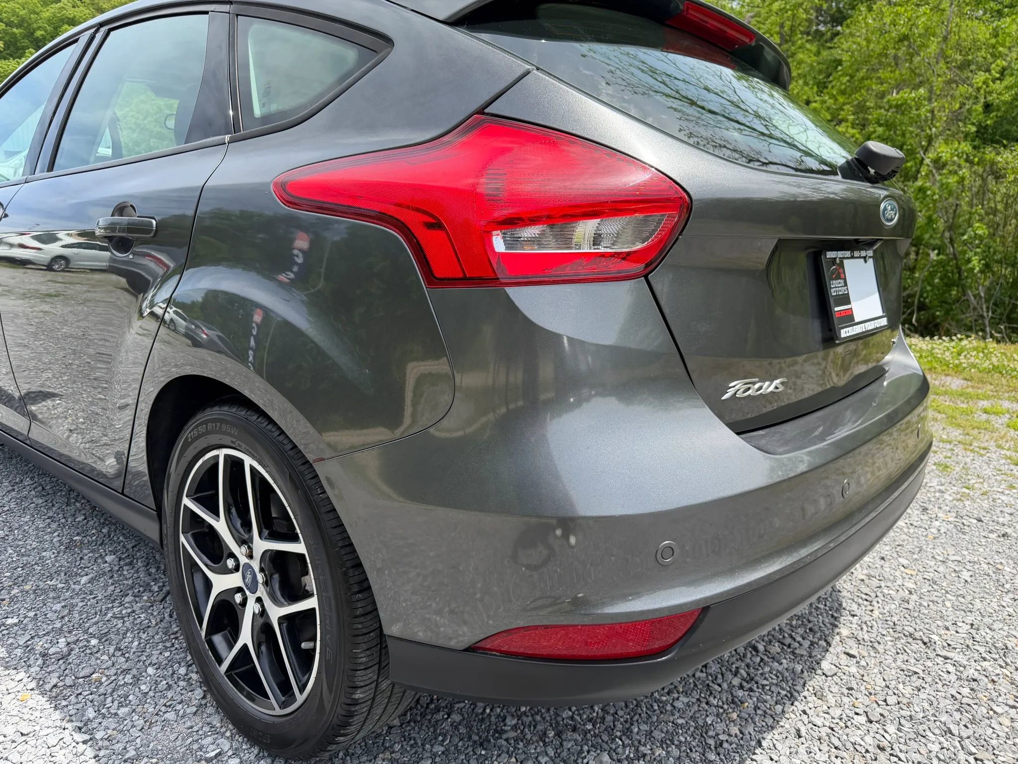 Used 2017 Ford Focus SEL w/ Cold Weather Package FWD image 14