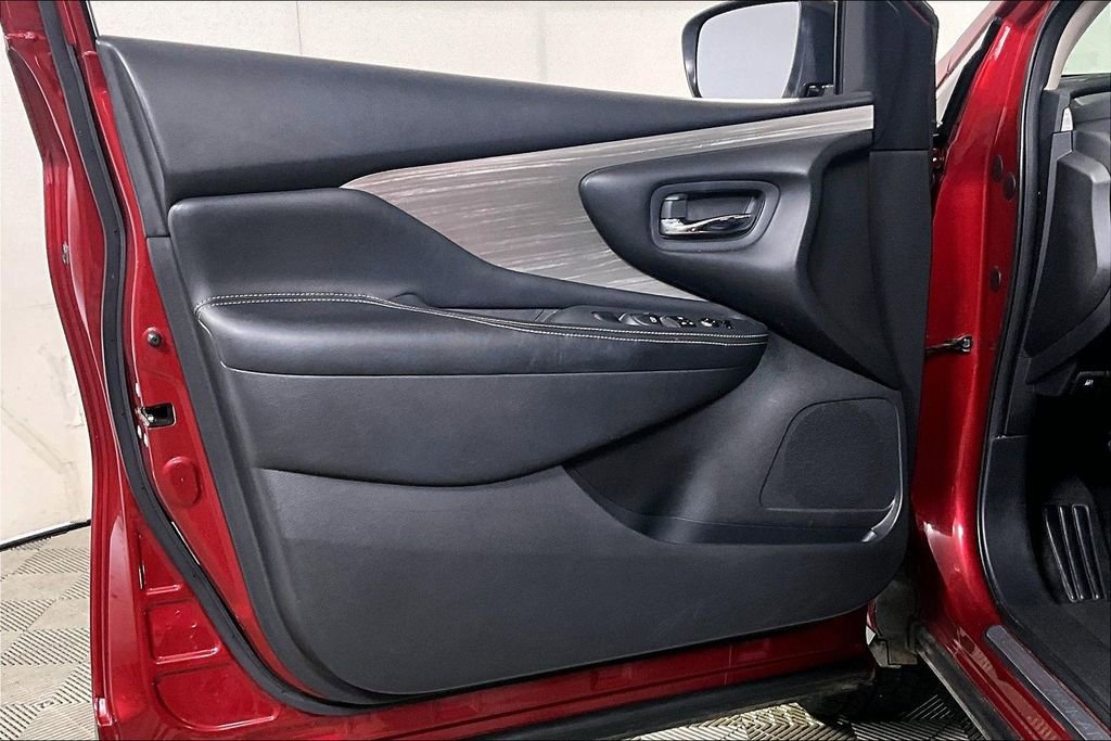 Used 2017 Nissan Murano SV image 22