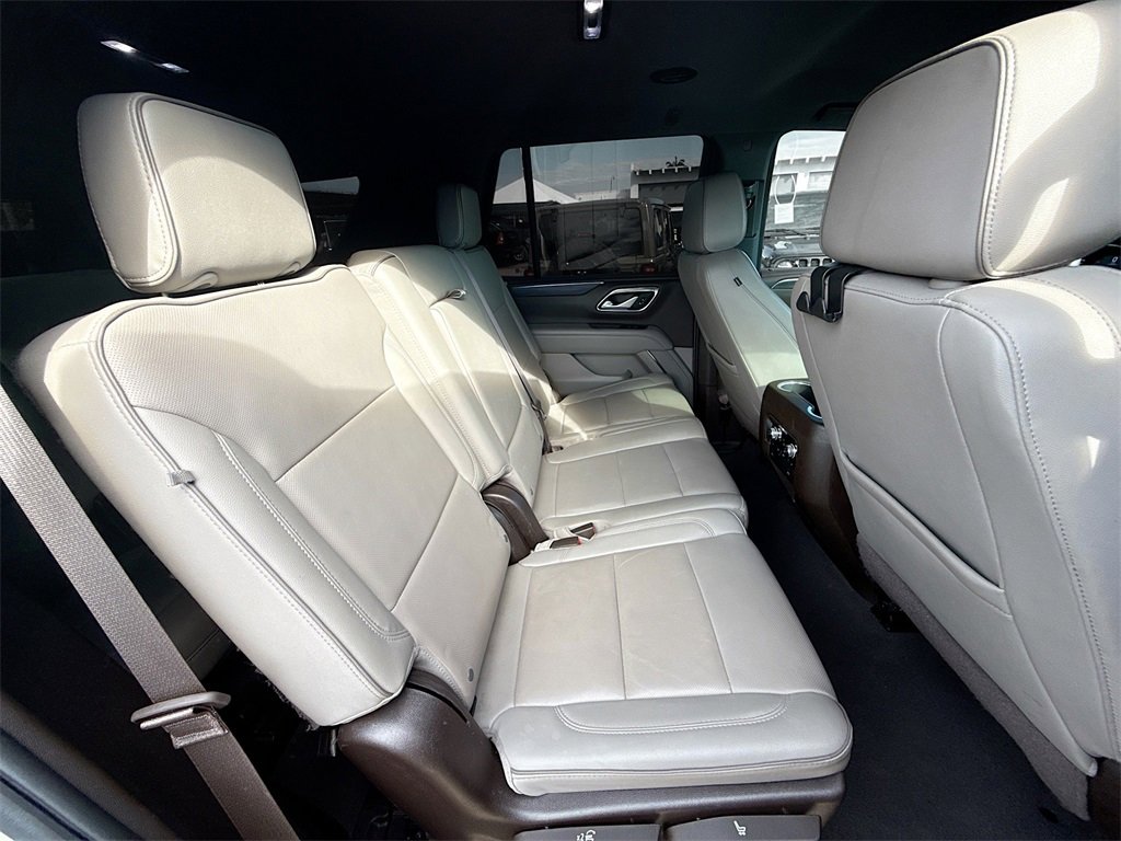 Used 2022 GMC Yukon SLT w/ SLT Luxury Package image 32