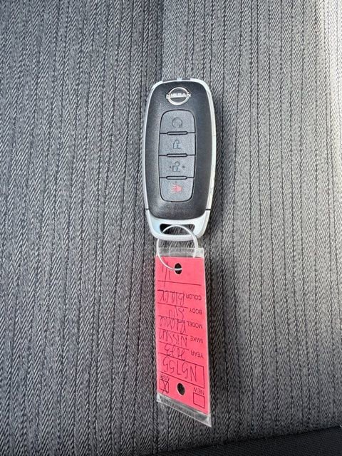 Used 2023 Nissan Rogue SV image 30