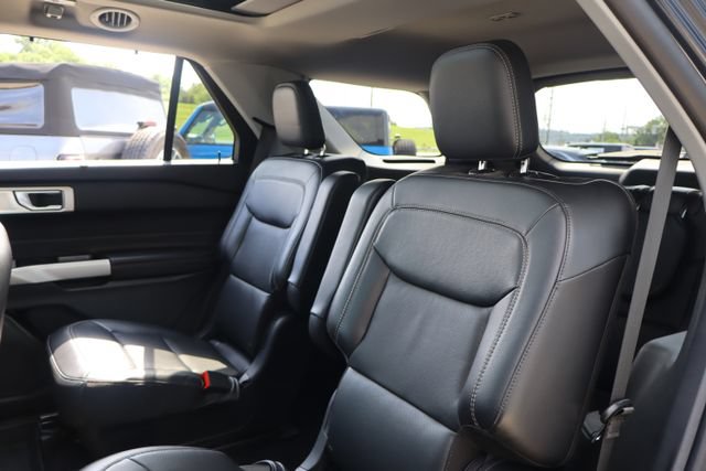 Certified 2024 Ford Explorer Limited w/ Limited Technology Package AWD/4WD image 31