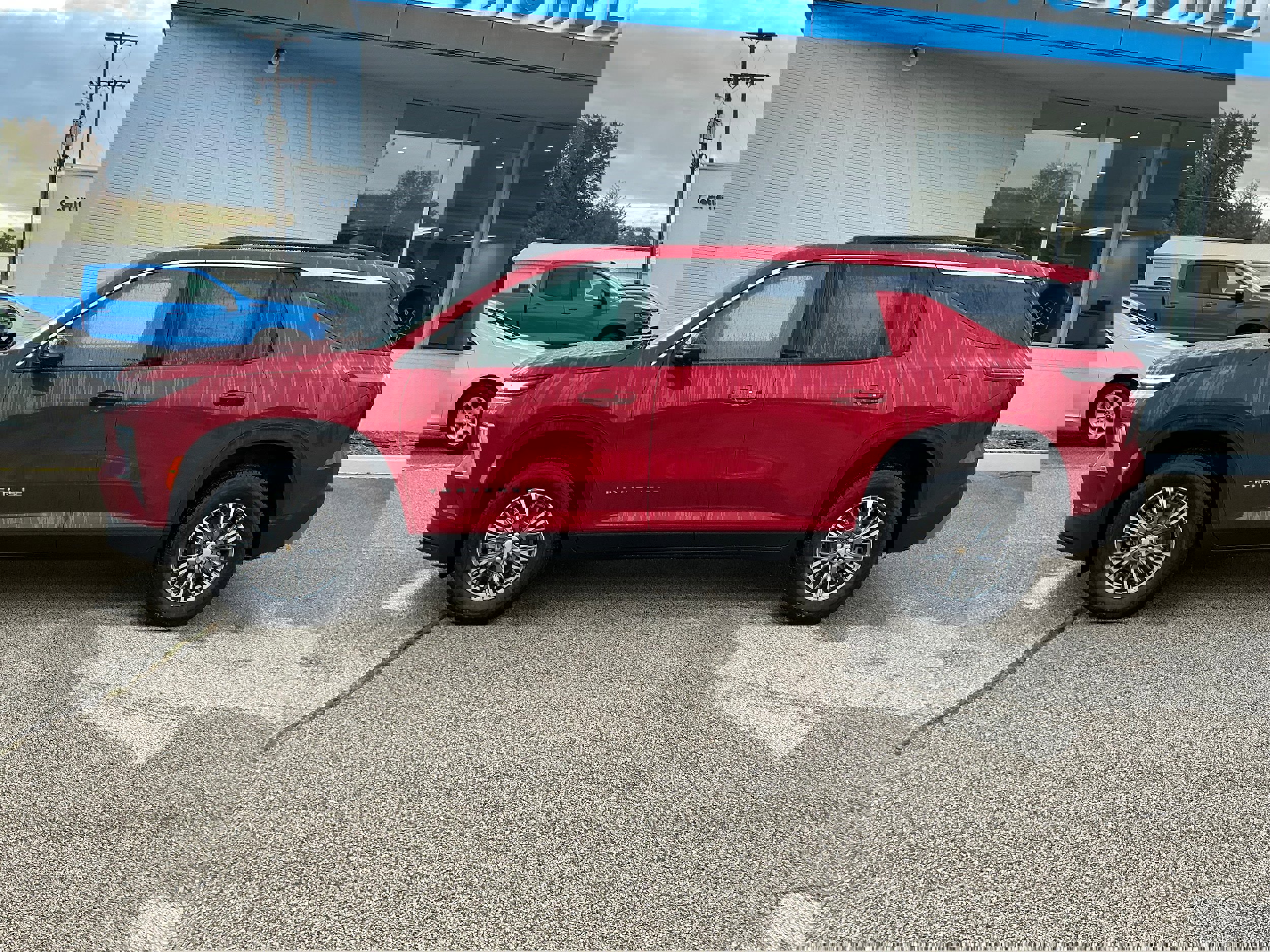 New 2026 Chevrolet Traverse LT w/ Driver Confidence Package image 2