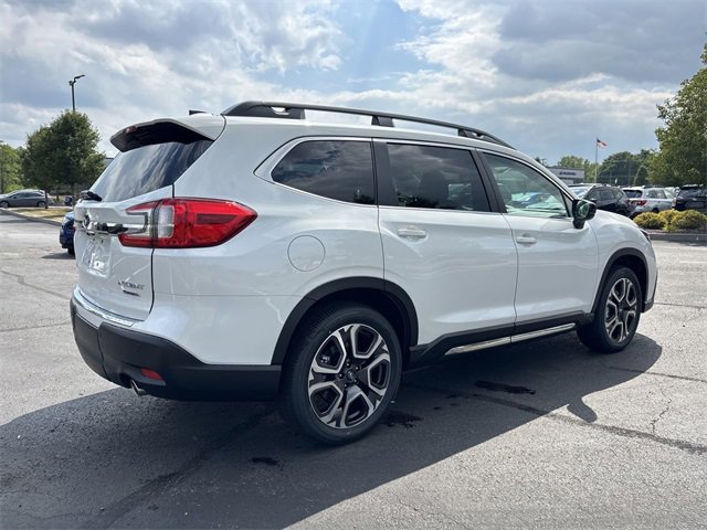 New 2025 Subaru Ascent Limited image 3