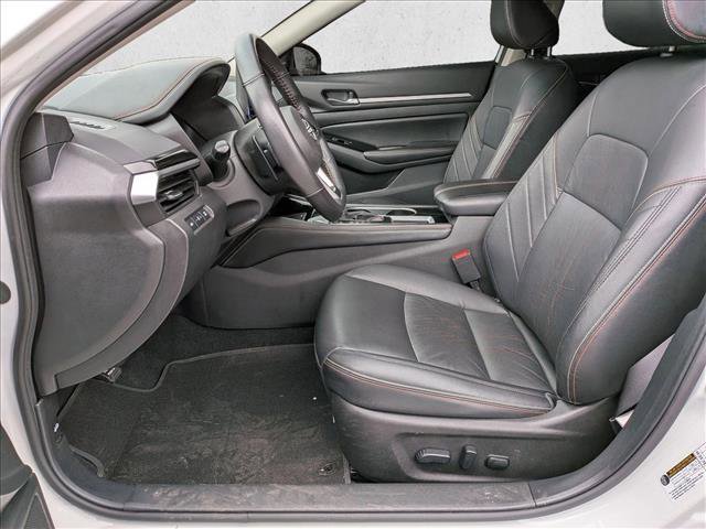Used 2024 Nissan Altima 2.5 SR w/ SR Premium Package image 17