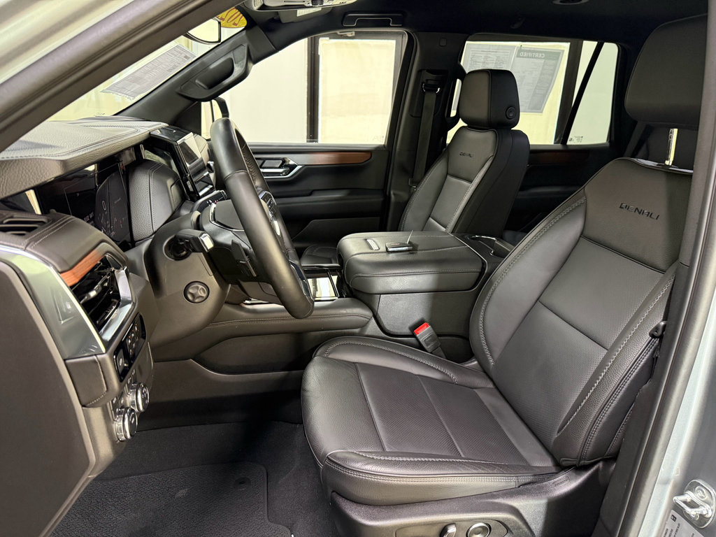 Certified 2025 GMC Yukon Denali AWD/4WD image 31