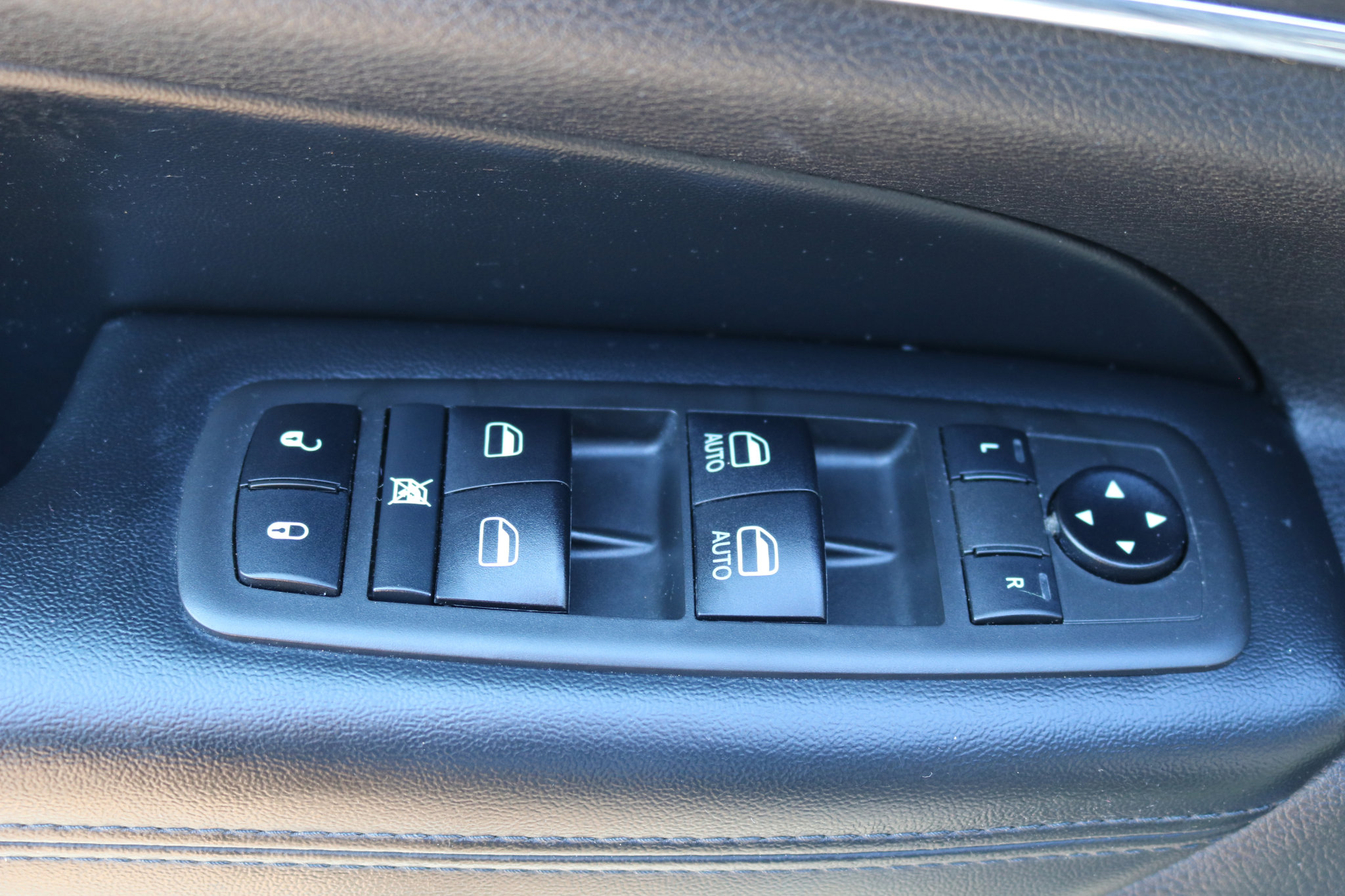 Used 2021 Jeep Grand Cherokee Limited w/ Luxury Group II image 15