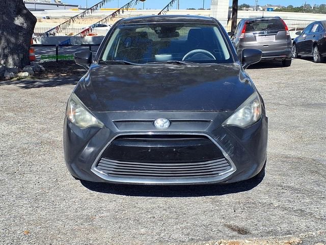 Used 2017 Toyota Yaris iA image 2