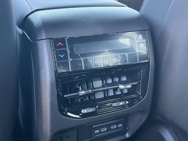 New 2027 Jeep Grand Cherokee L Limited AWD/4WD image 18